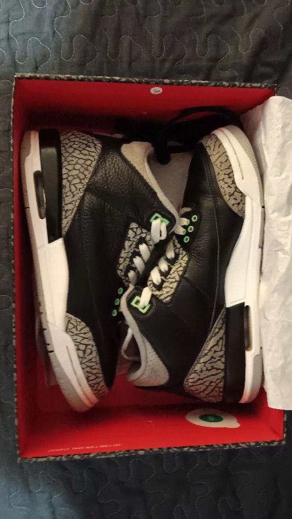 Jordan 3 Green Glow