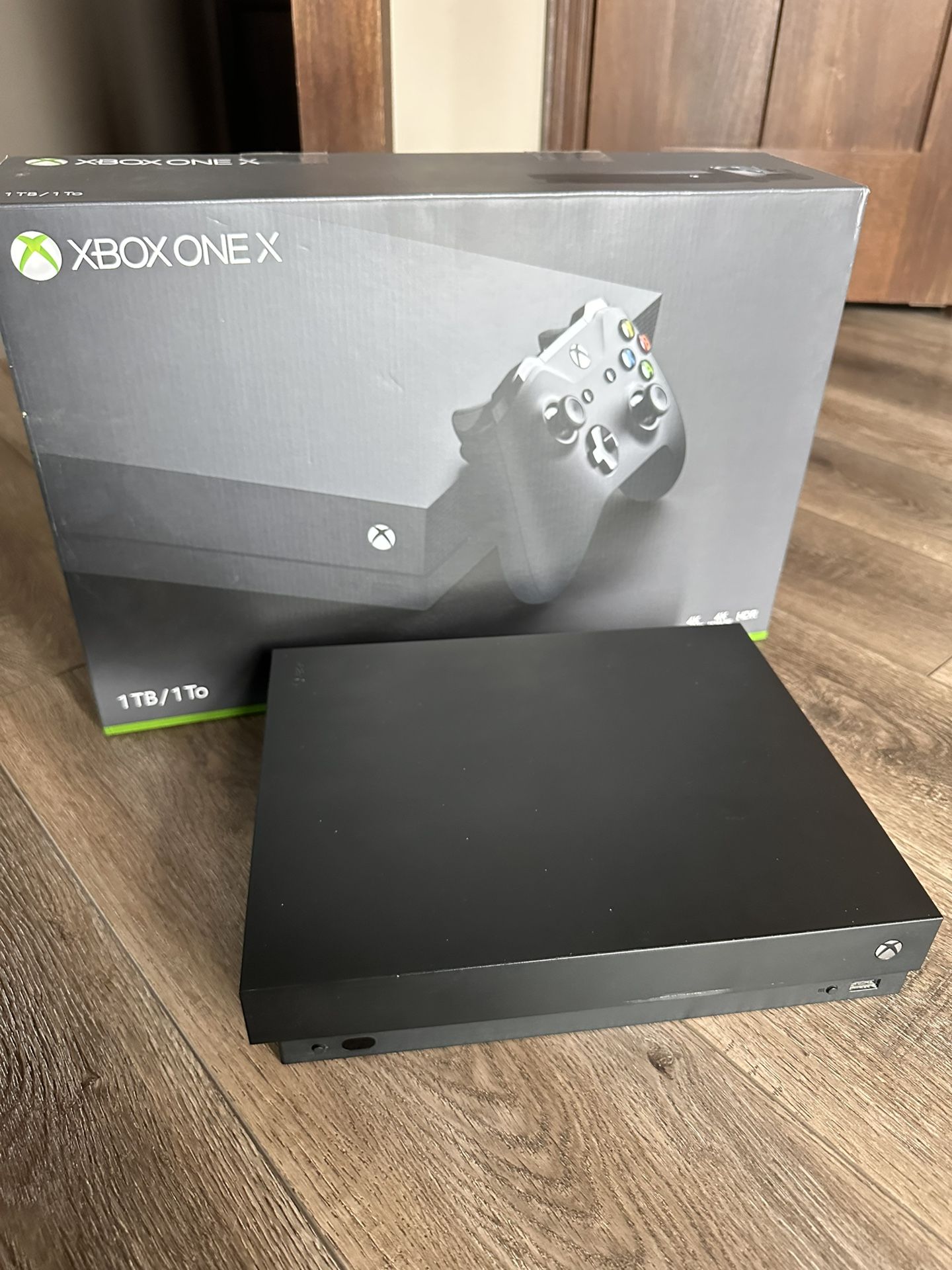 Xbox One X 1TB