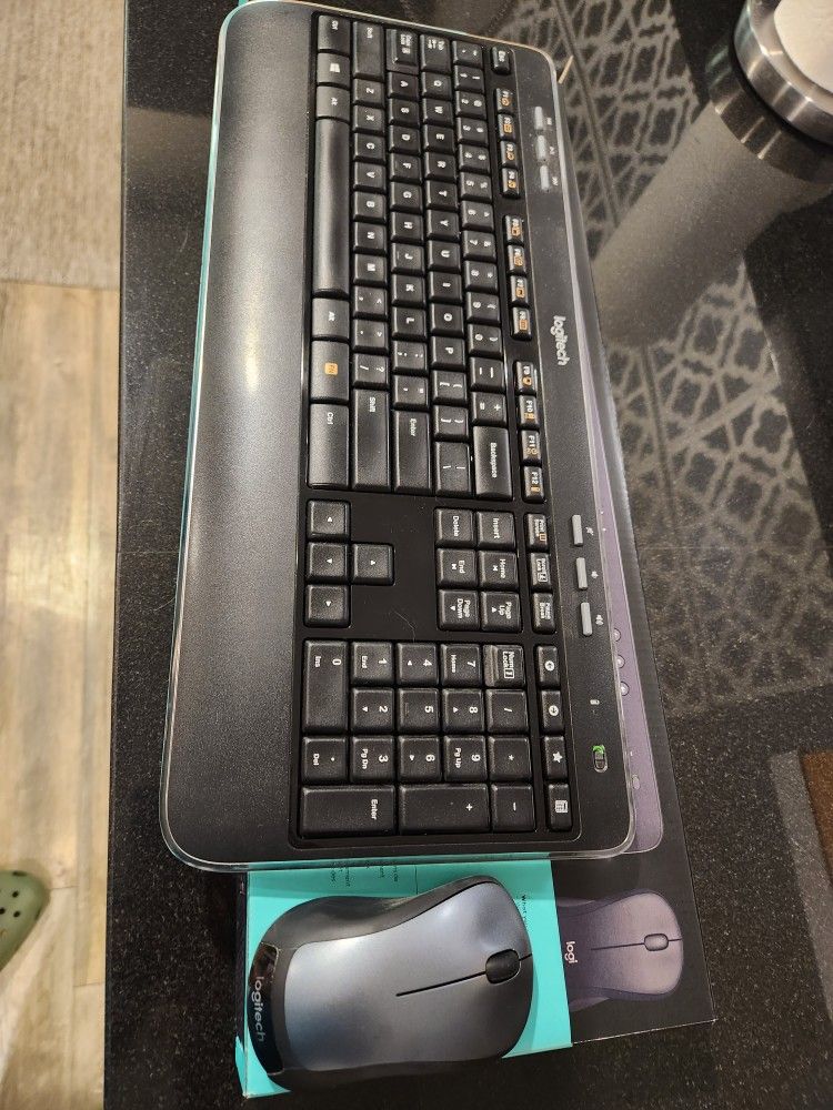 K520 Logitech Wireless Keyboard & Mouse Combo