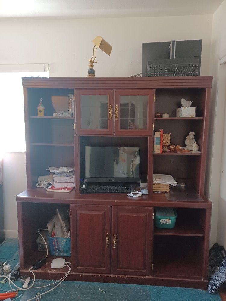 Large Desk With Hutch