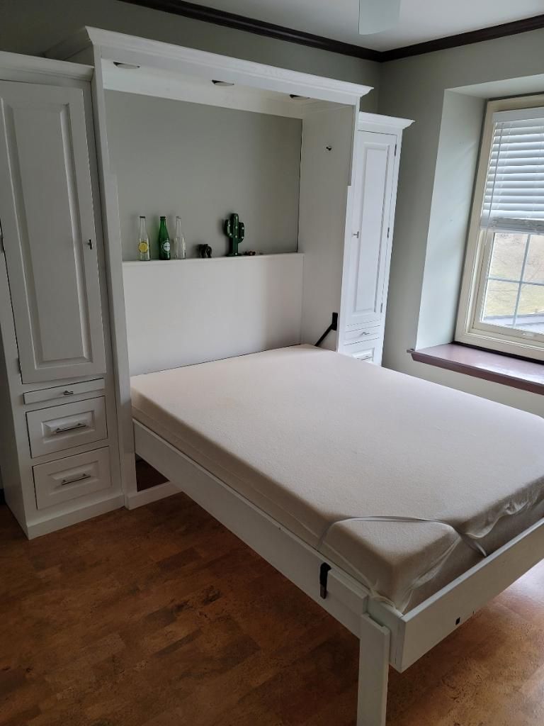Murphy bed