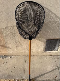 Wakeman Fishing Retractable Rubber Net 35”   Handle Black / Gold Used
