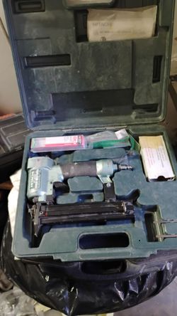 Hitachi 18-Gauge Brad Nailer with Case