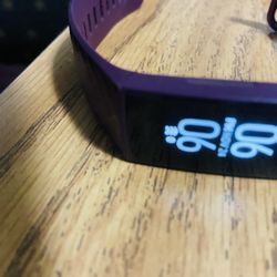 Fitbit Charge 4