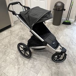 Thule stroller 