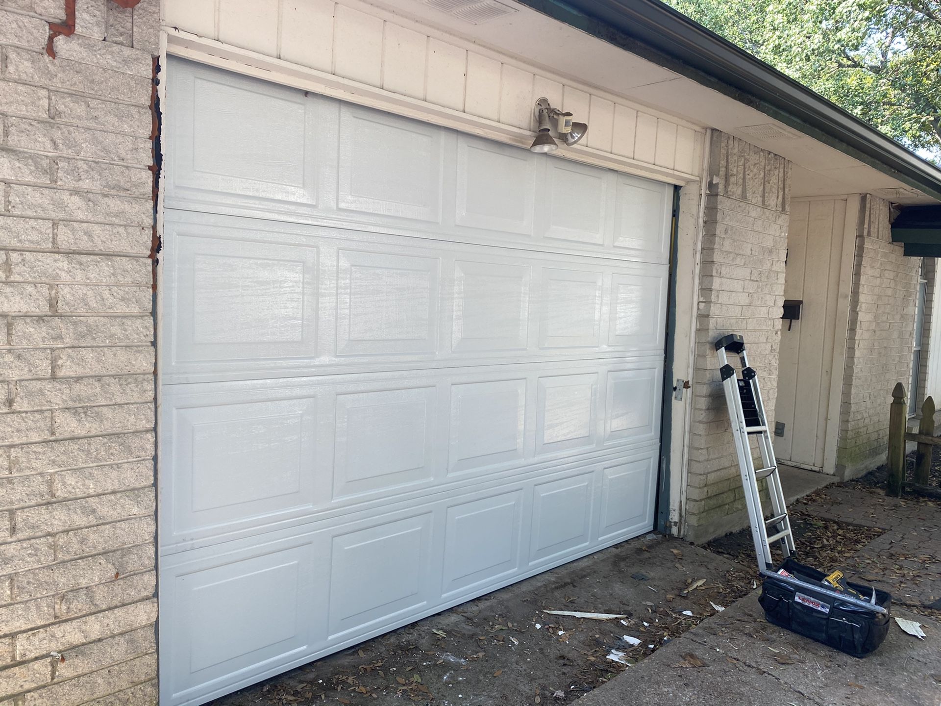 Single car garage door