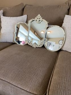Shabby chic mirror.