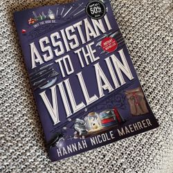 Assistant To The Villain Hannah Nicole Maehrer 