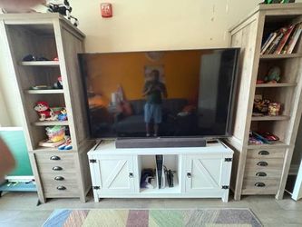 Vizio 70” 4K Slim Smart TV *GREAT CONDITION*