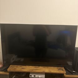42” Insignia TV