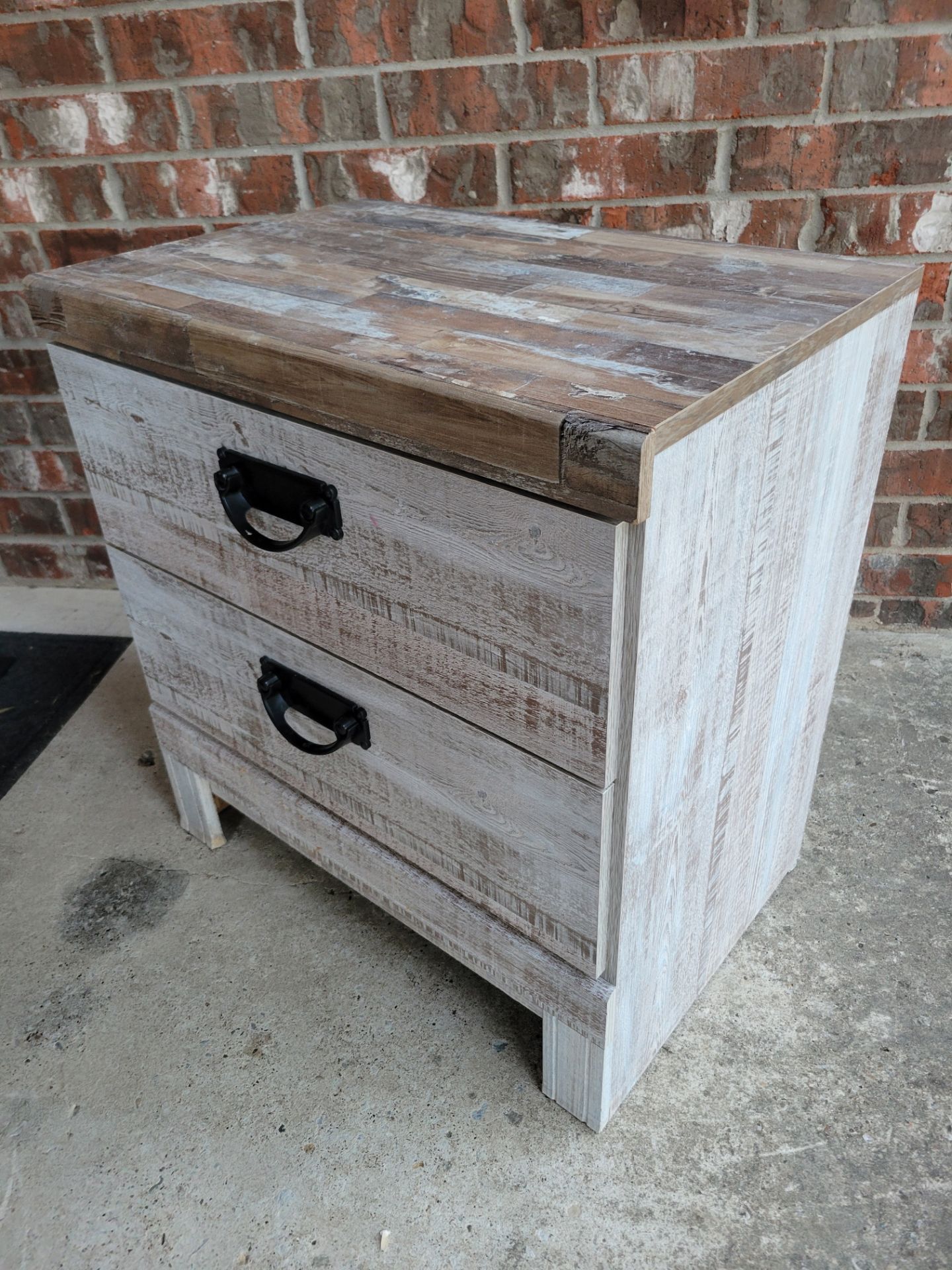 Large nightstand side table for Sale in Fairview, TX - OfferUp
