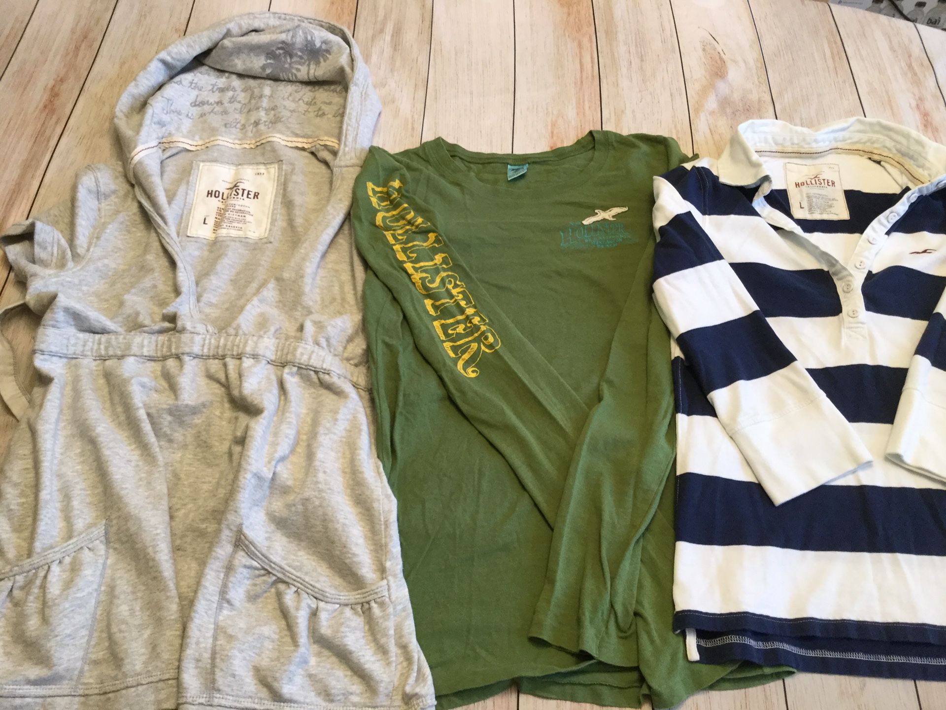 Hollister bundle — Lot of 2 - green long sleeve & Navy/white stripe (Jr’s Lg)