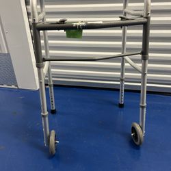 Walker (junior) 
