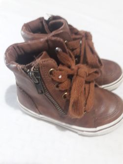 BROWN BOOTS 6C