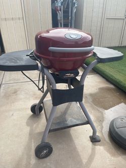 Electric outdoor grill