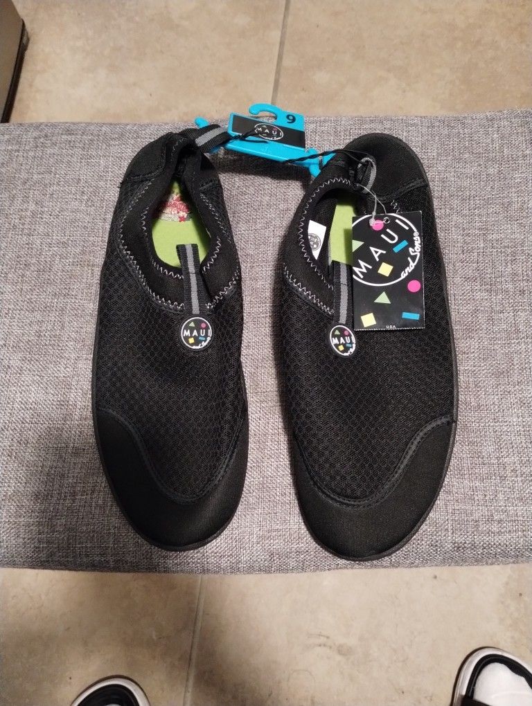 Maui And Son. Water Shoes 9