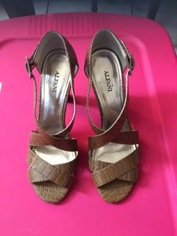 ALFANI Leather heels 8M