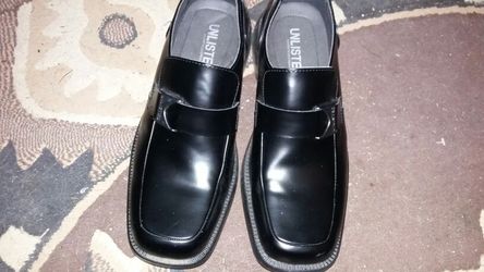 Dress shoes