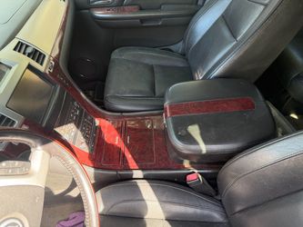 2009 Cadillac Escalade Center console parts