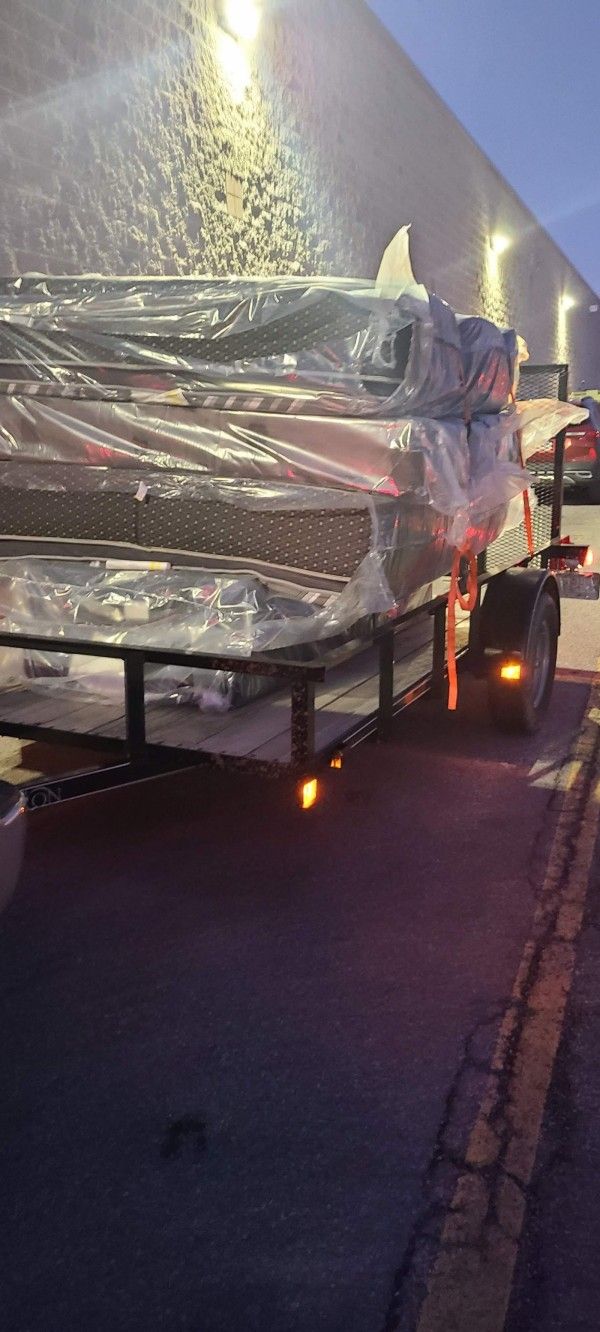 (NEW)MATTRESS BLOWOUT! Brand new mattress sets. Kings, Queens, Fulls