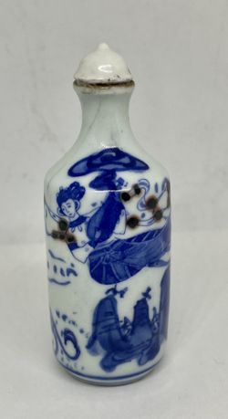 Chinese Antique Daoguang Porcelain Blue And White Snuff Bottle