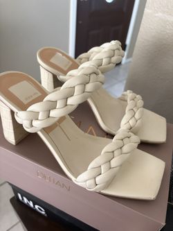 Ivory Women’s Shoes Size 8
