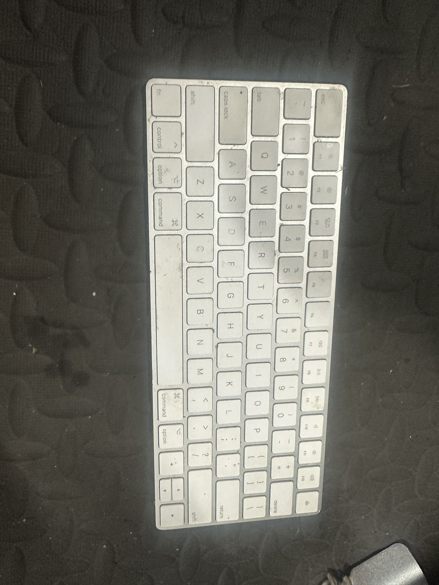 Apple Wireless Keyboard (A1314)