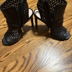 Vince Camuto Open Toe Bootie Black, Size 5