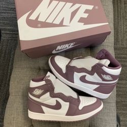 Jordan 1 Mauve - Size 9.5m