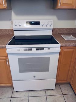 White kitchen appliances set