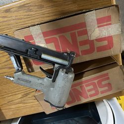 Wide Crown Roofing Staple Gun w Staples 