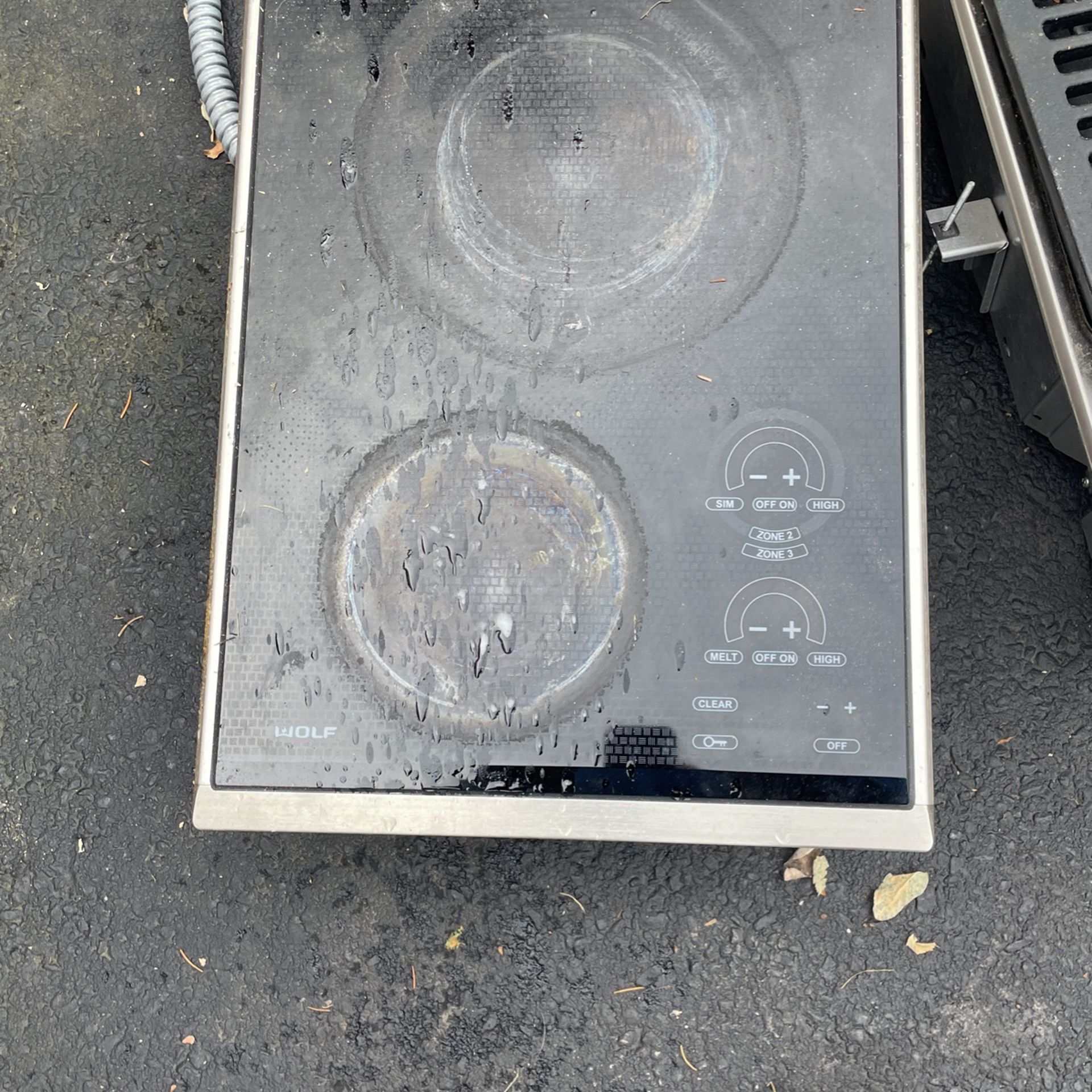 Wolf Electric Stove With Griddle for Sale in Bridgeport, CT OfferUp