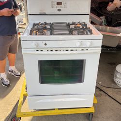 Maytag  Gas Stove  White 