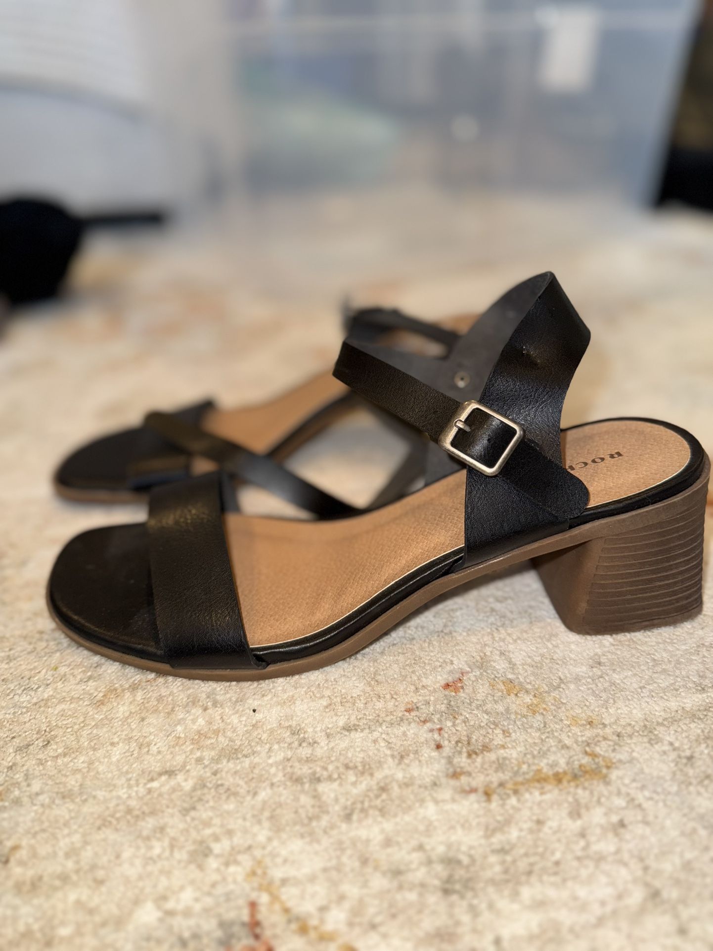 Leather Sandals With Short Heel