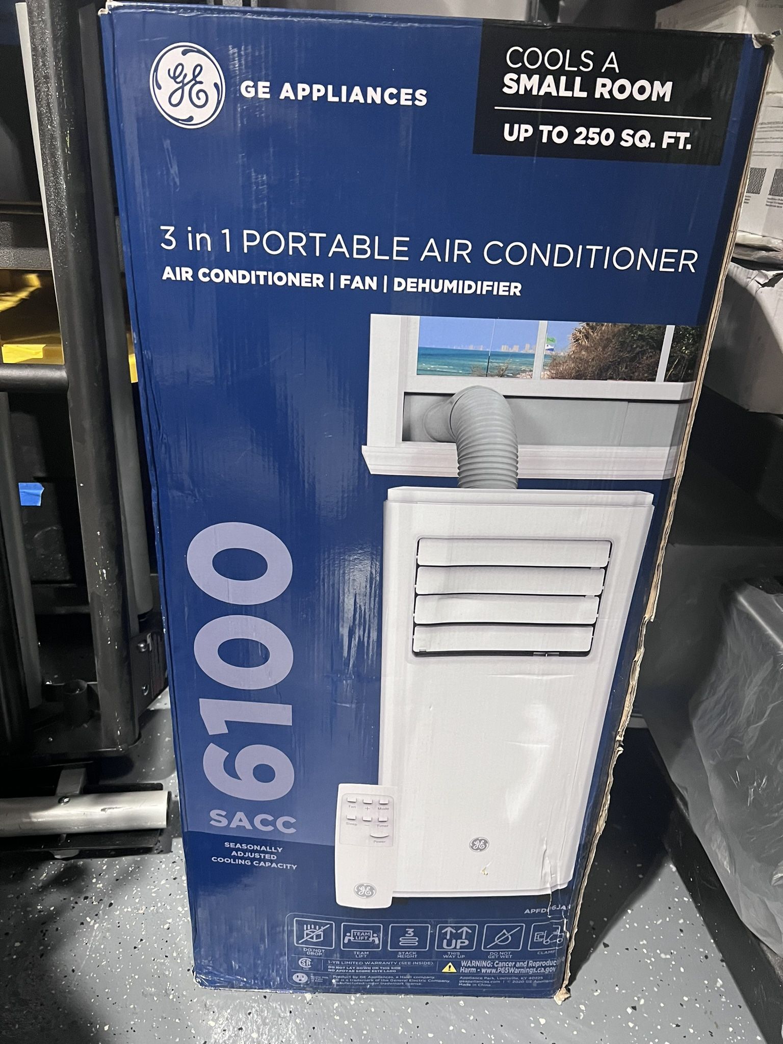 Barely Used / Perfect Condition GE 6100 Portable Ac:/fan/dehumidifer