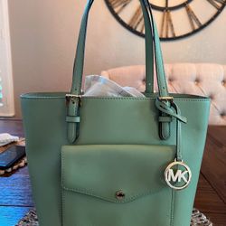 Michael Kors Purse (Pastel Green)
