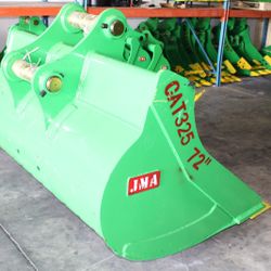 Excavator Caterpillar CAT 325 Bucket Clean Up (MUD) 62 Inches Width.