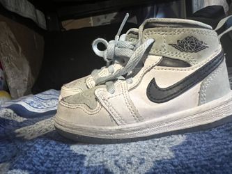 Air Jordan 1 Mid