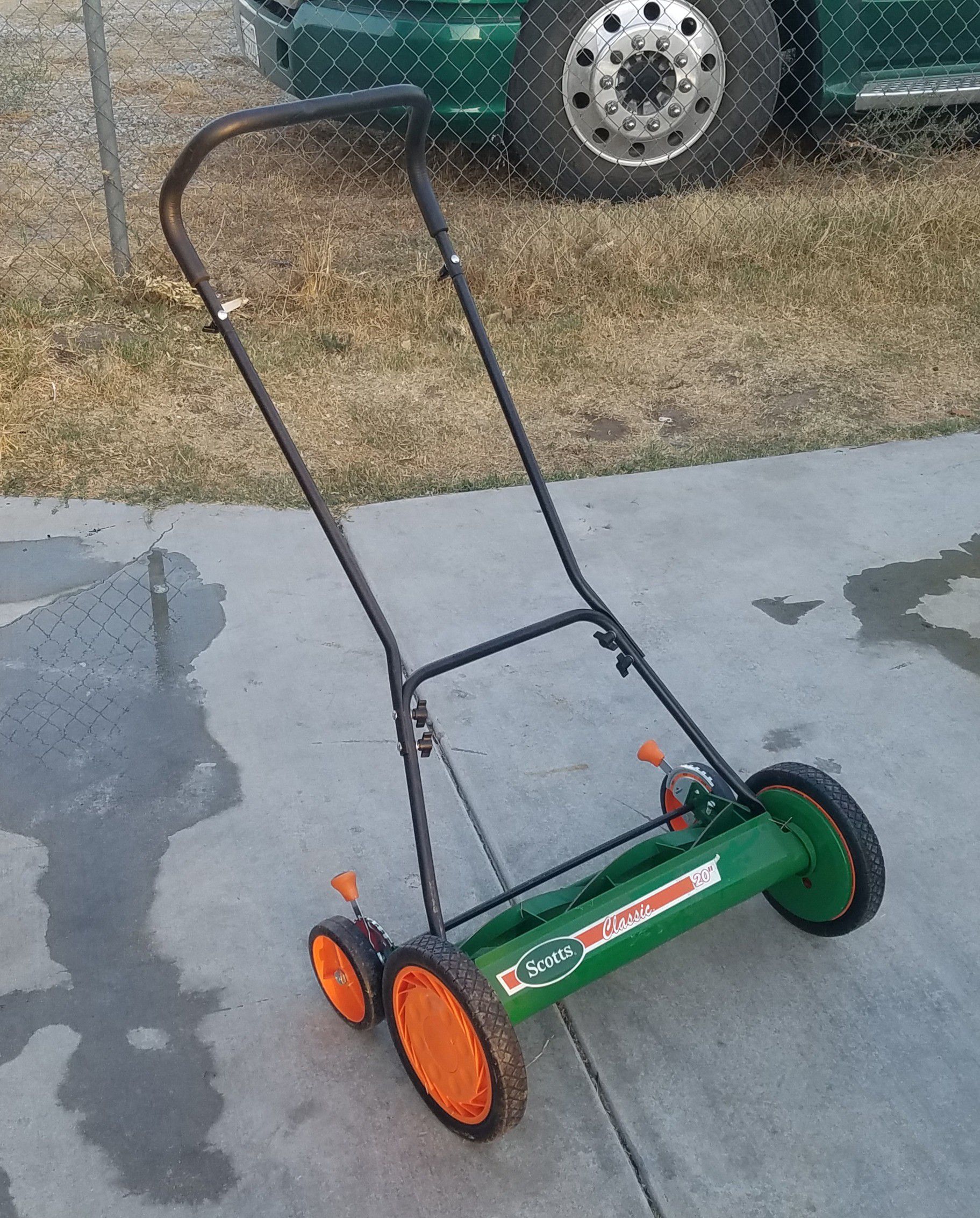 Push lawnmower $20