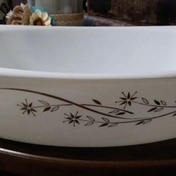 Pyrex #058 4qt Golden Honeysuckle dish