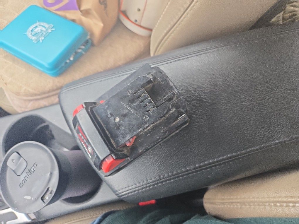 Milwaukee Battery Pack M18