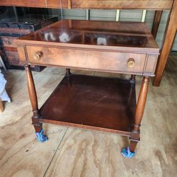 Vintage Heritage Furniture Mahogany End Table