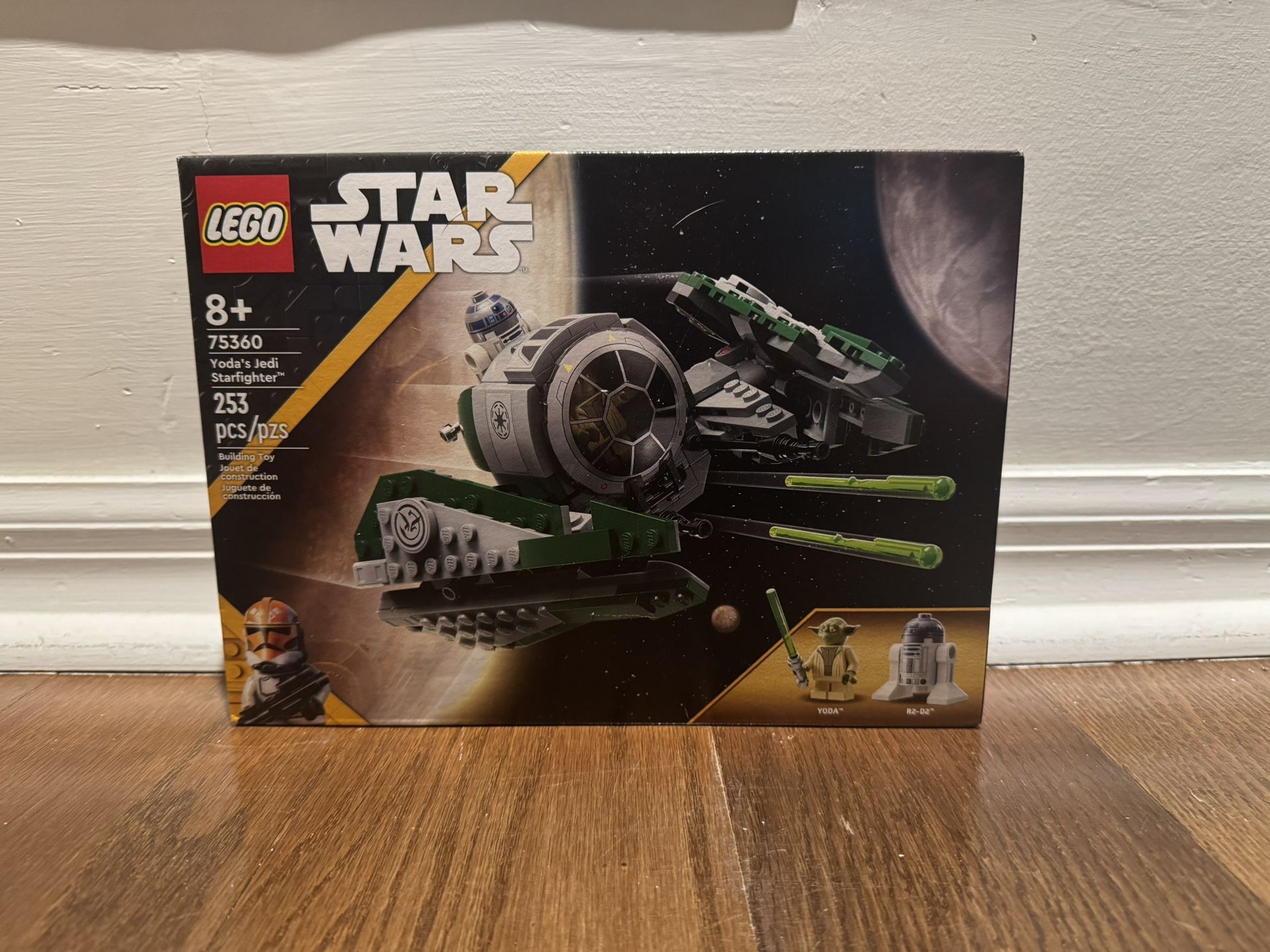 UNOPENED/SEALED LEGO 75360 Yoda Starfighter