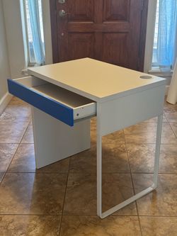 IKEA Micke Desk