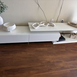 Entertainment Table 
