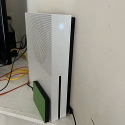 Roku & Xbox One Bundle