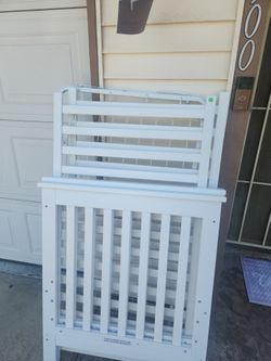 YARD SALE 1500 N Leslie Ct Visalia 