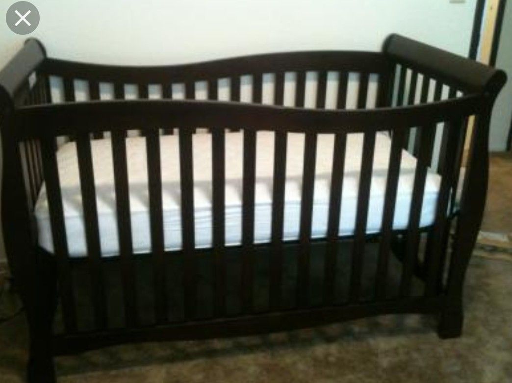 Brookline Convertible 4 in 1 Crib