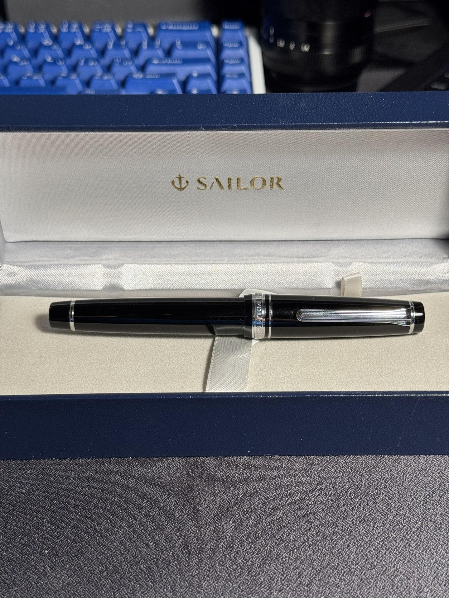 Sailor Pro Gear Black/Rhodium - Medium