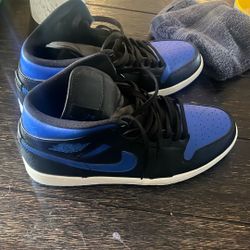 Jordan 1 Mid Royal Blue
